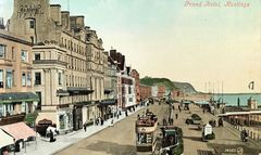 The-long-forgotten-Grand-Hotel-opposite-the-pier.-1910.-Waverly-Court-now-occupies-the-site.